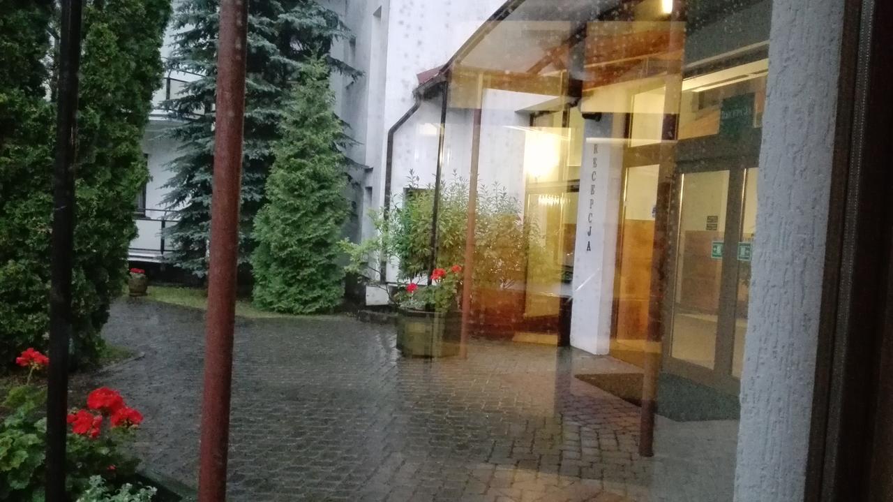 Отель Osrodek Szkoleniowo - Wypoczynkowy Guzianka Ручане-Нида Экстерьер фото
